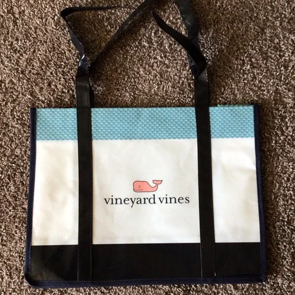 Vineyard Vines reusable bag - Picture 2 of 3